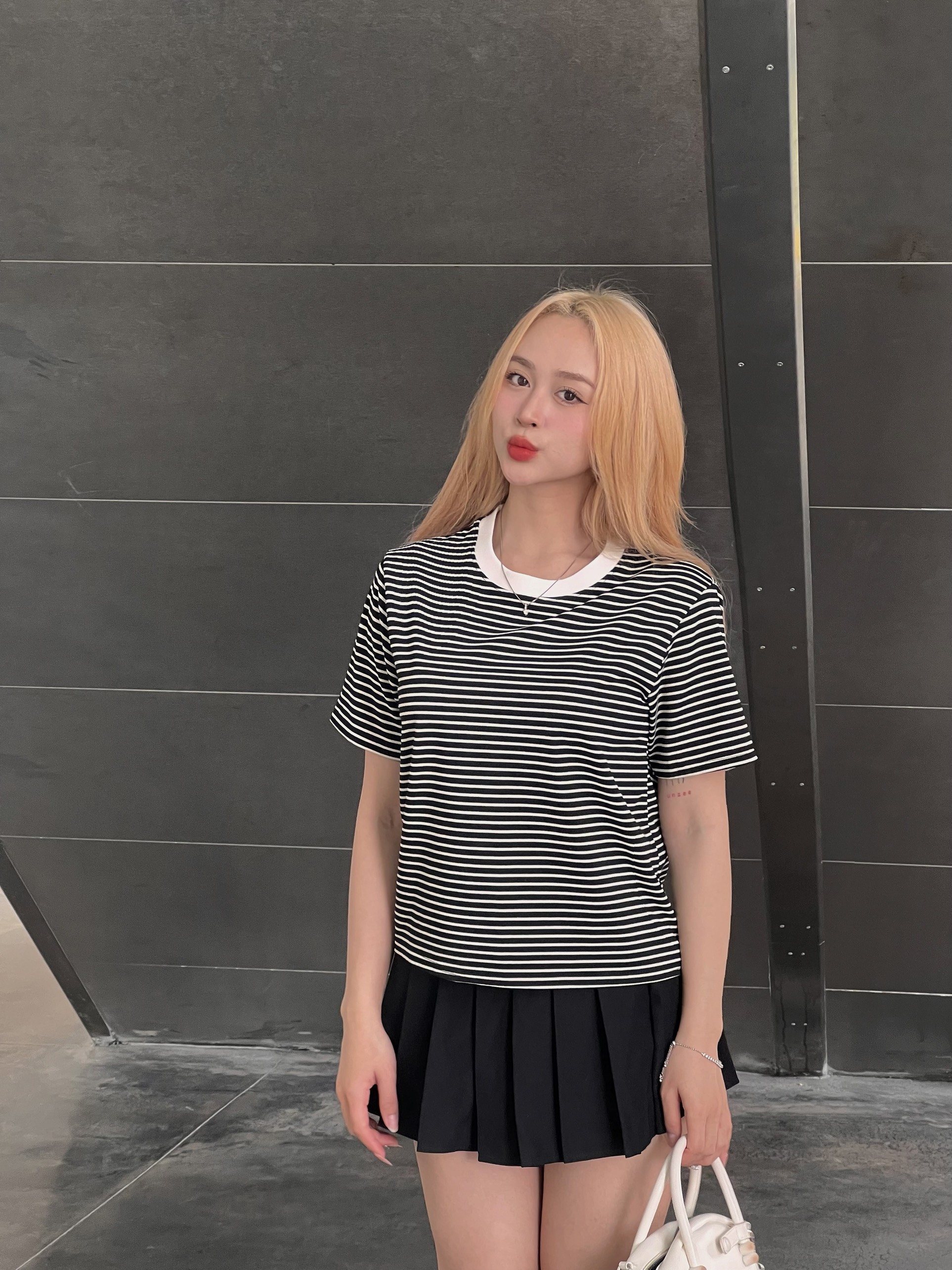 Áo thun kẻ cổ tròn basic- 247storefashion - aophongke546_p13k20