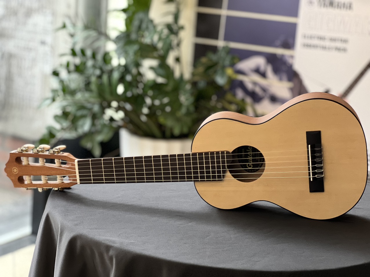 Đàn guitalele Yamaha (đàn mini) GL1