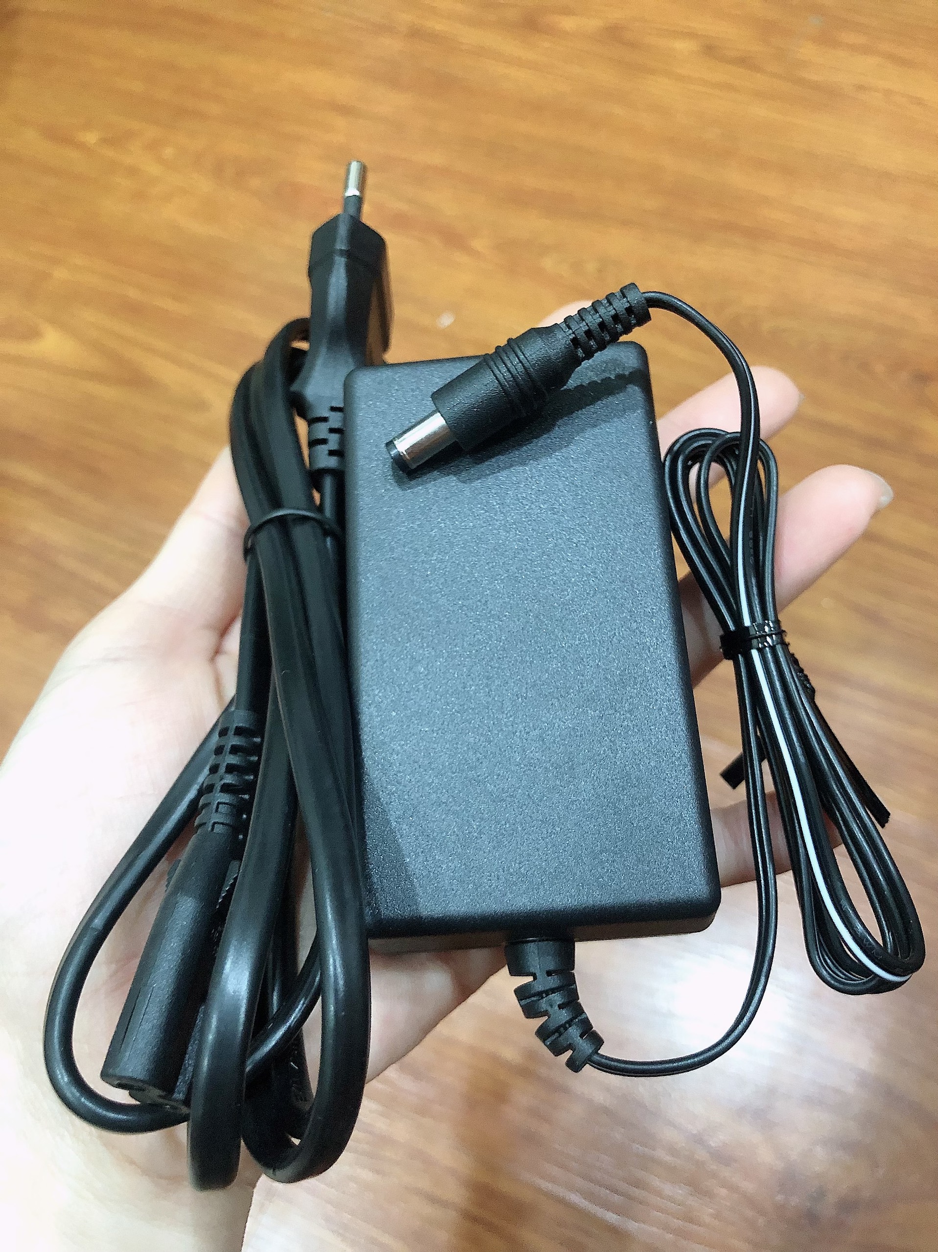 ADAPTER-NGUỒN ĐÀN ORGAN YAMAHA 12V 1.5A (PA-150 A)