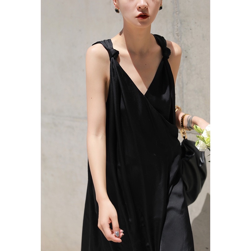 Đầm Lụa Suông Cách Điệu Dạo Phố 2 Dây (Ảnh Và  Shop Tự Quay)