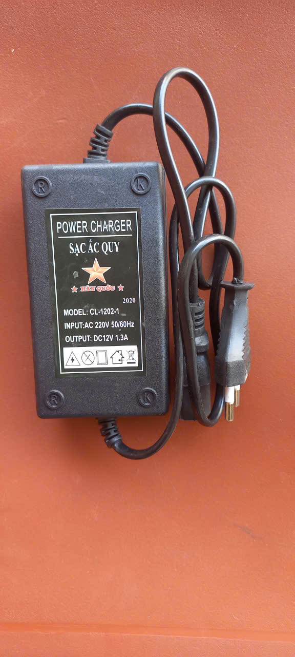 Cục sạc bình phun thuốc 12V 12AH