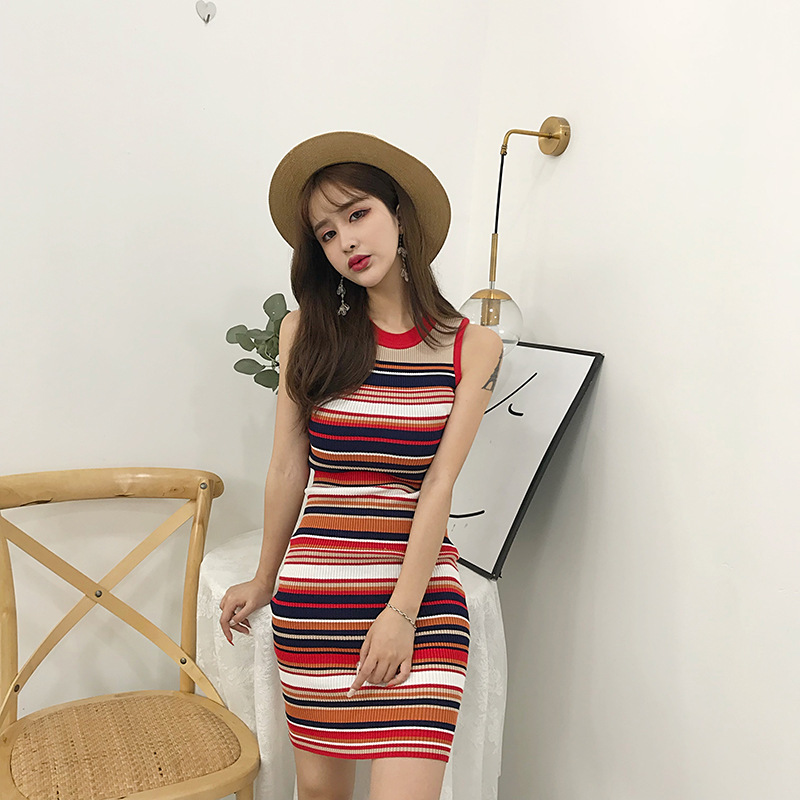 Đầm len sọc ngang xinh xắn