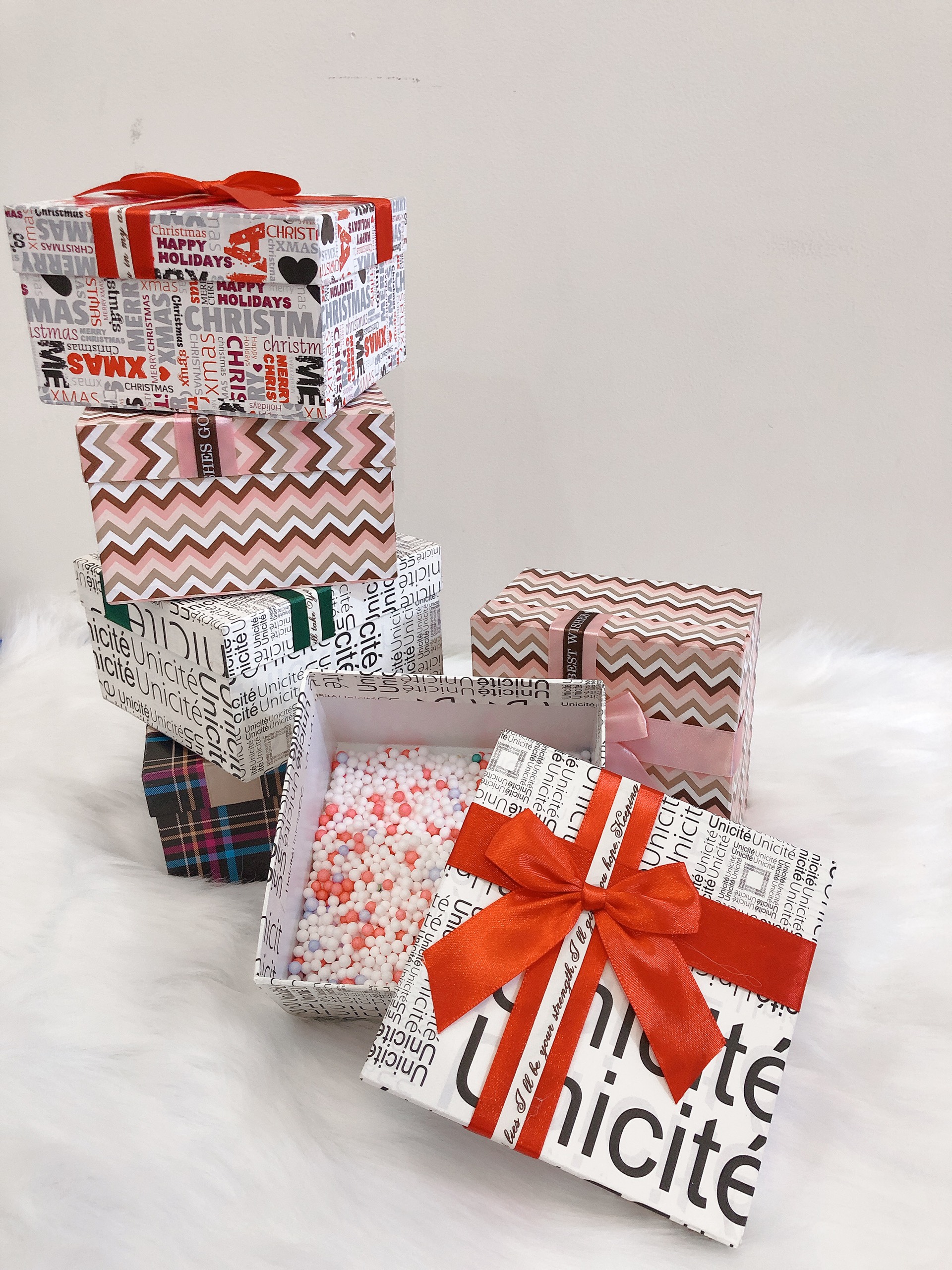 Sét Hộp Quà Hình Vuông Kèm Hạt Xốp Nhiều Màu với 3 kích thước khác nhau