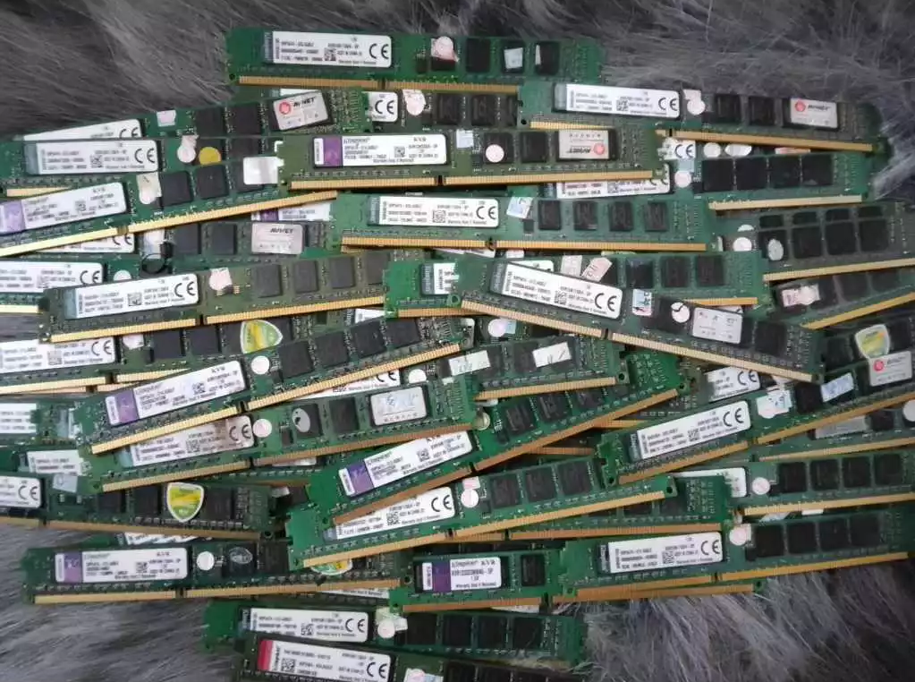 Ram ddr3 4gb bus 1600 mã ngẫu nhiên[bảo hành 1 tháng]