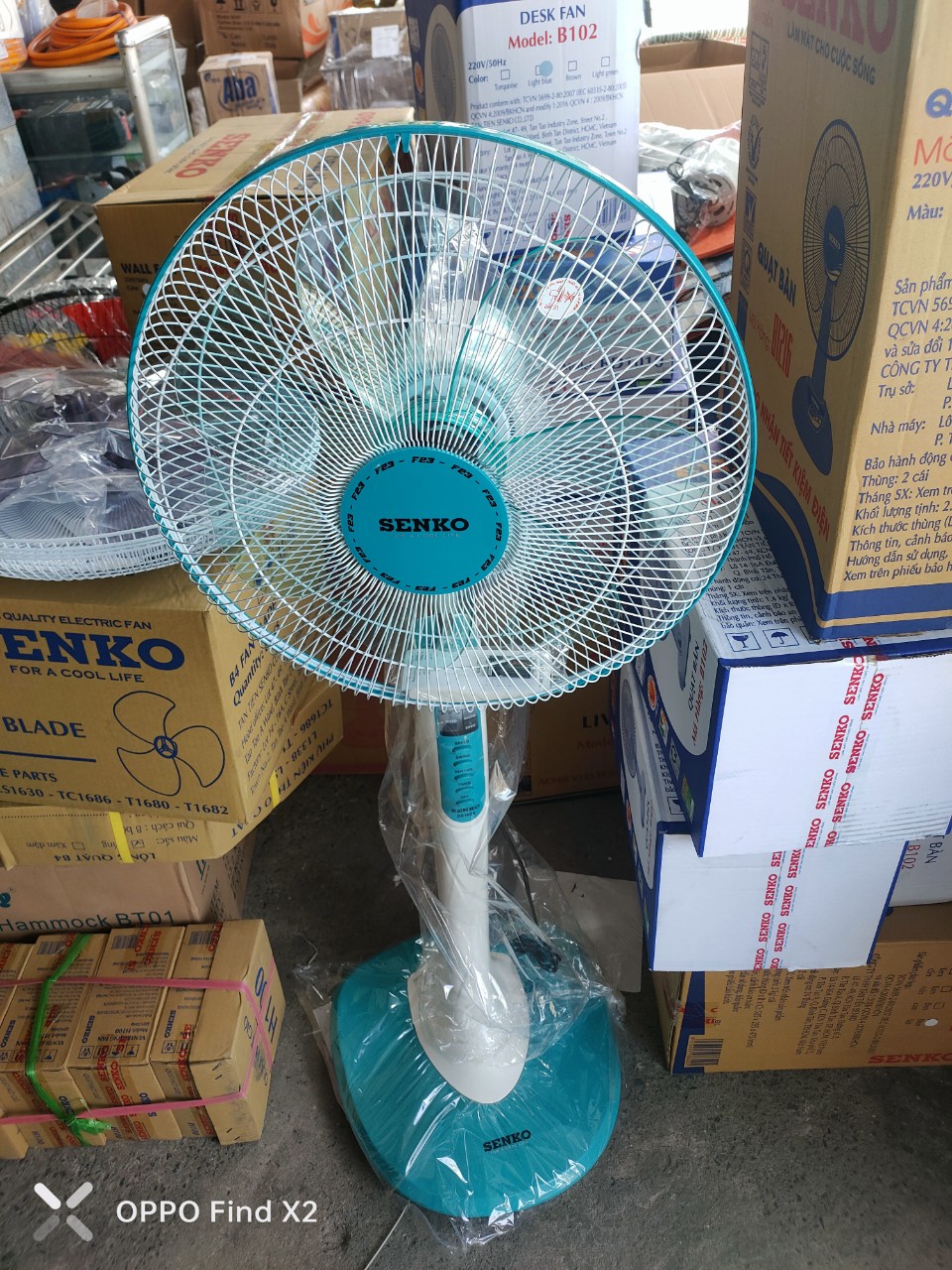 Quạt Đứng Điều Khiển Senko Dr1608,Có Remote(giao màu ngẫu nhiên)