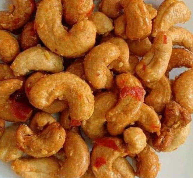 Hạt Điều Rang Tỏi Ớt Saigonfood 500g