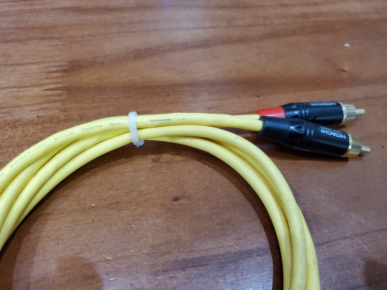 Dây AV Hitachi Nhật Bản Vàng