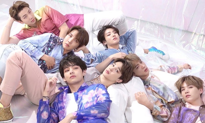 [HCM]Postcard BTS (hộp thiếc)
