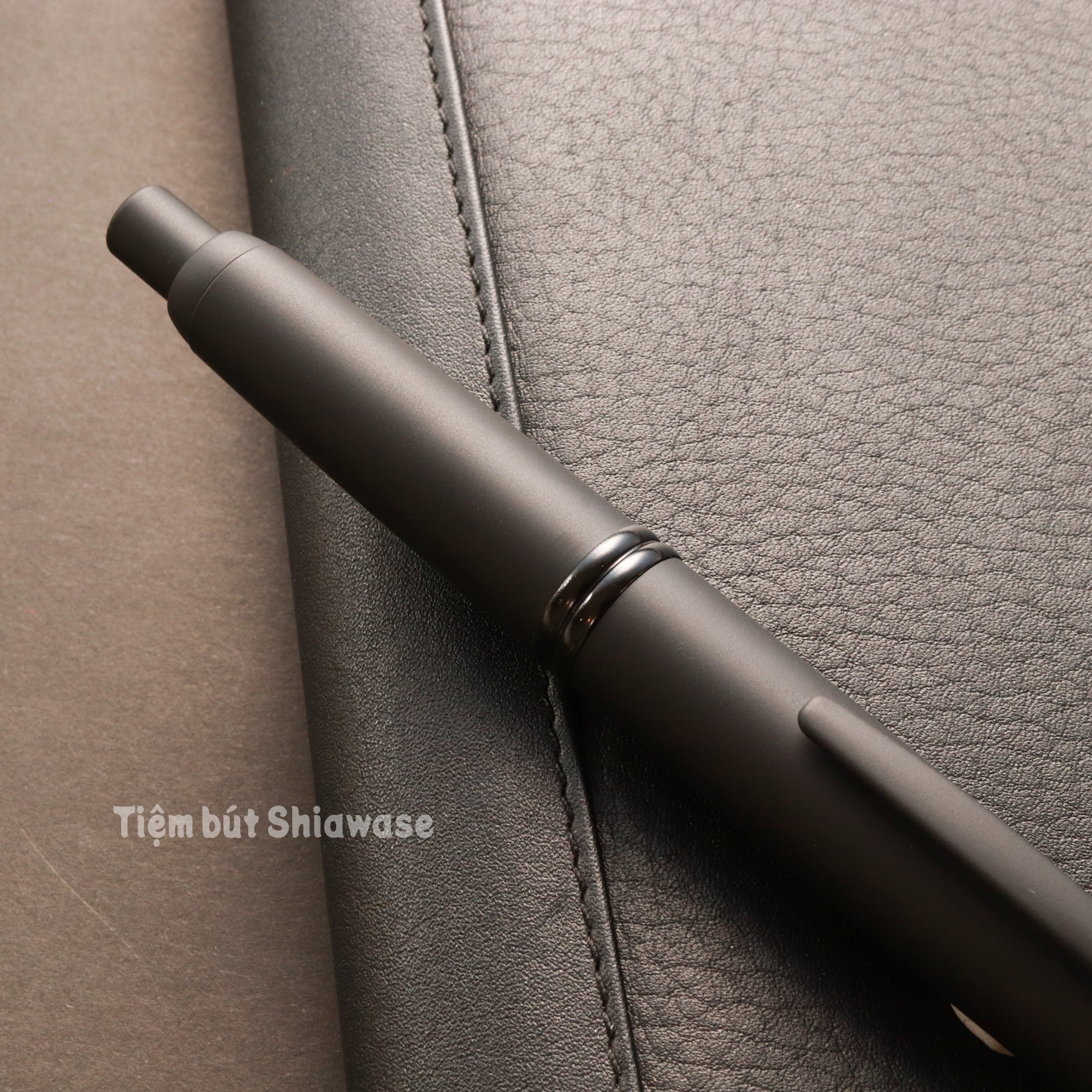 Bút Máy Pilot Capless Vanishing Point Matt Black - Đen