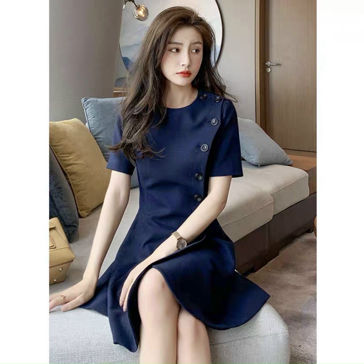 Đầm xanh đen cổ tròn nút trước