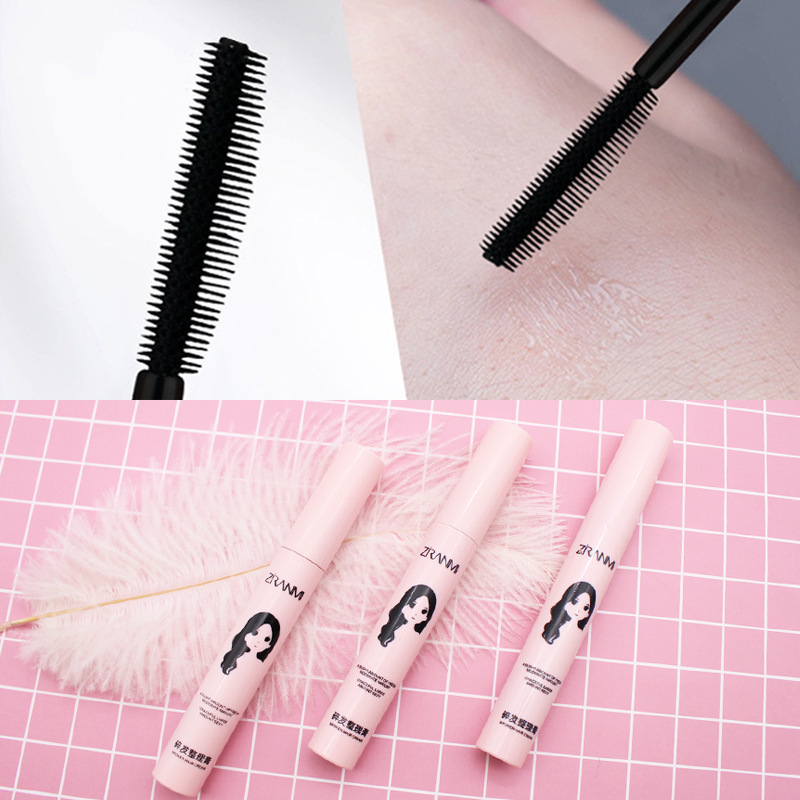 Mascara cây chuốt tóc con vào nếp, gel chải tóc