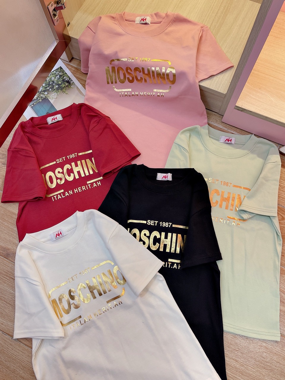 Áo thun babytee dáng ôm nữ phối chữ nhũ ( babytee Nhũ )