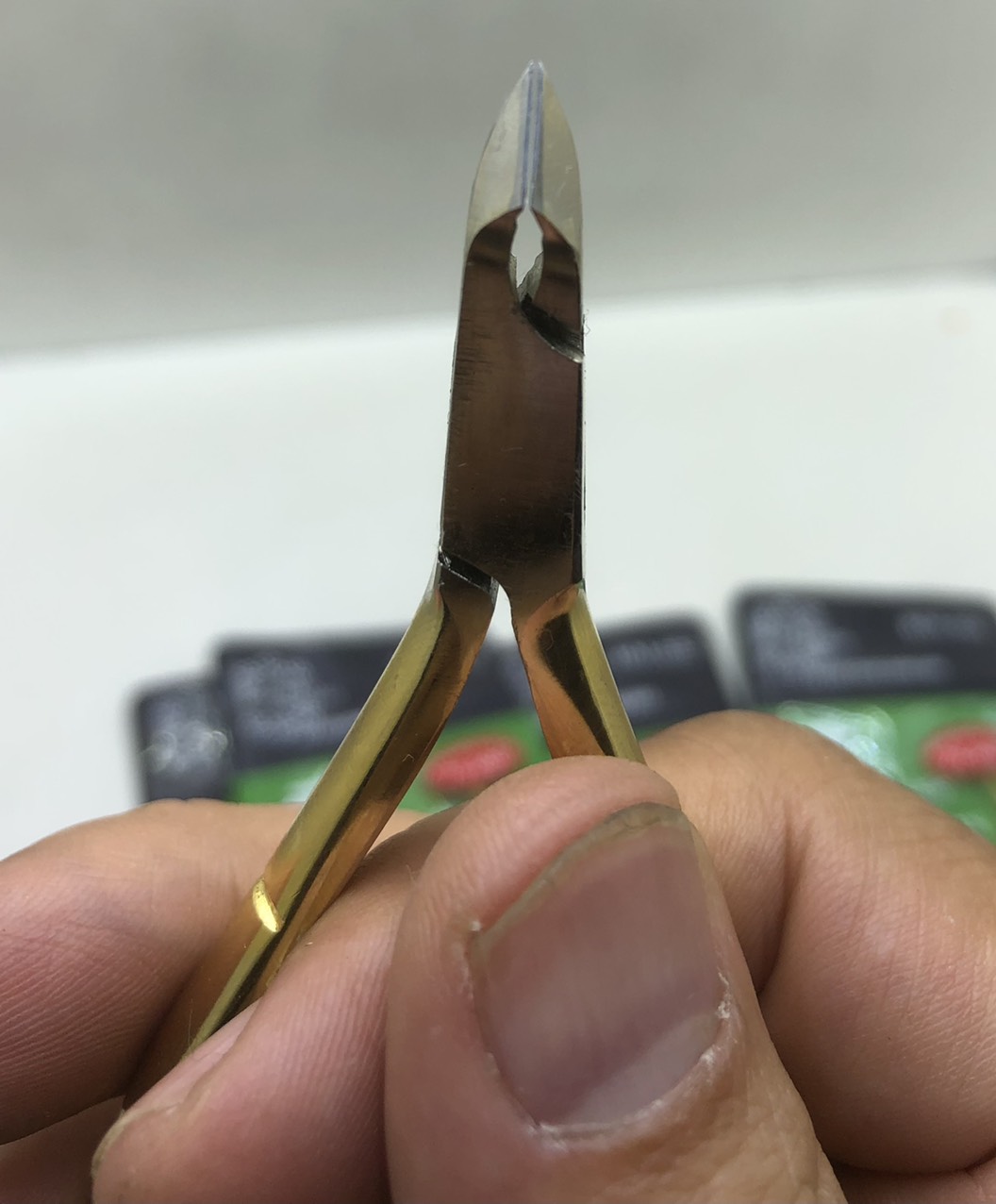 Kềm cắt da mũi dài BM-555 Nail Store