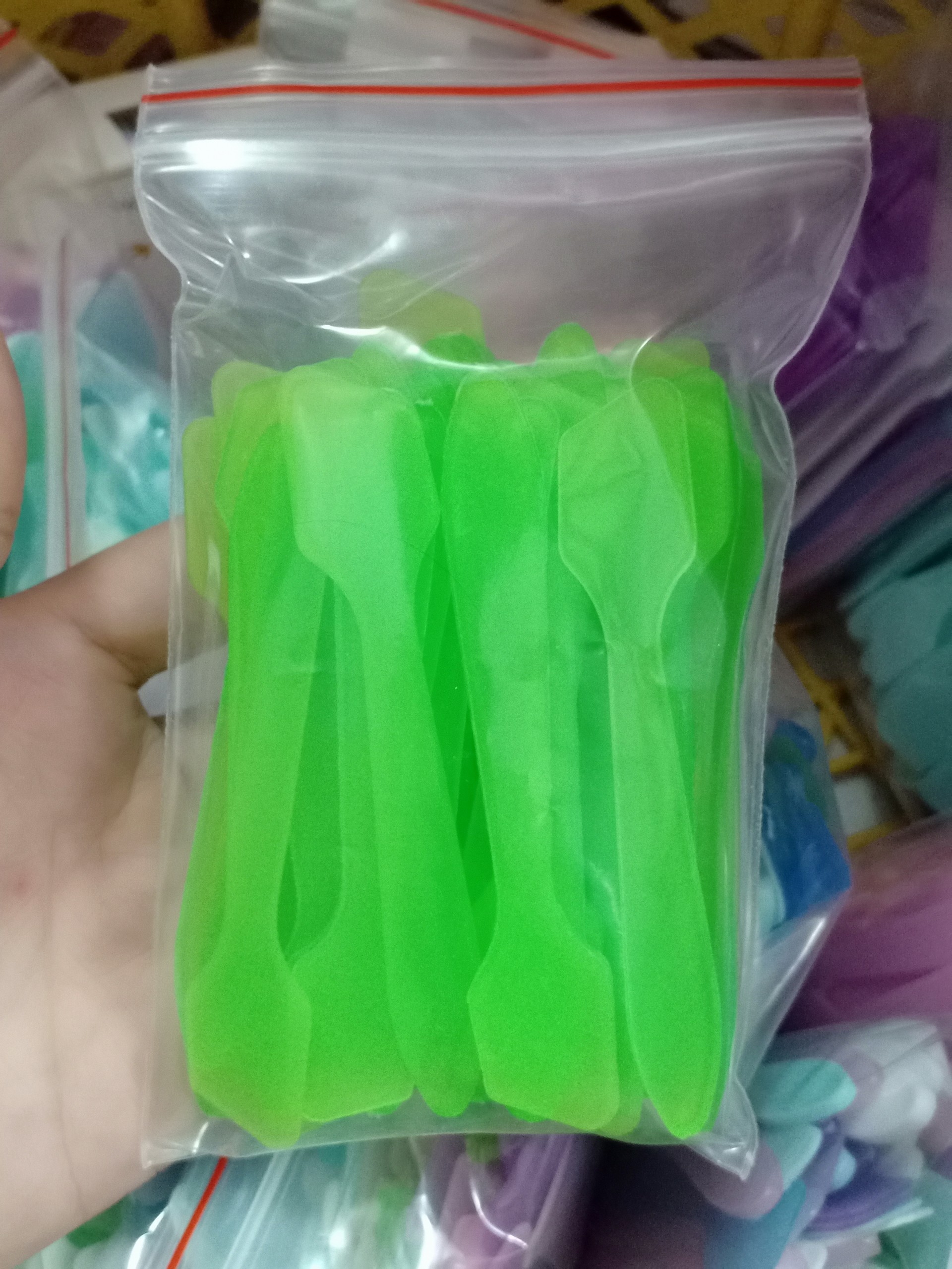 Combo 100 muỗng múc kem body (màu xanh lá)