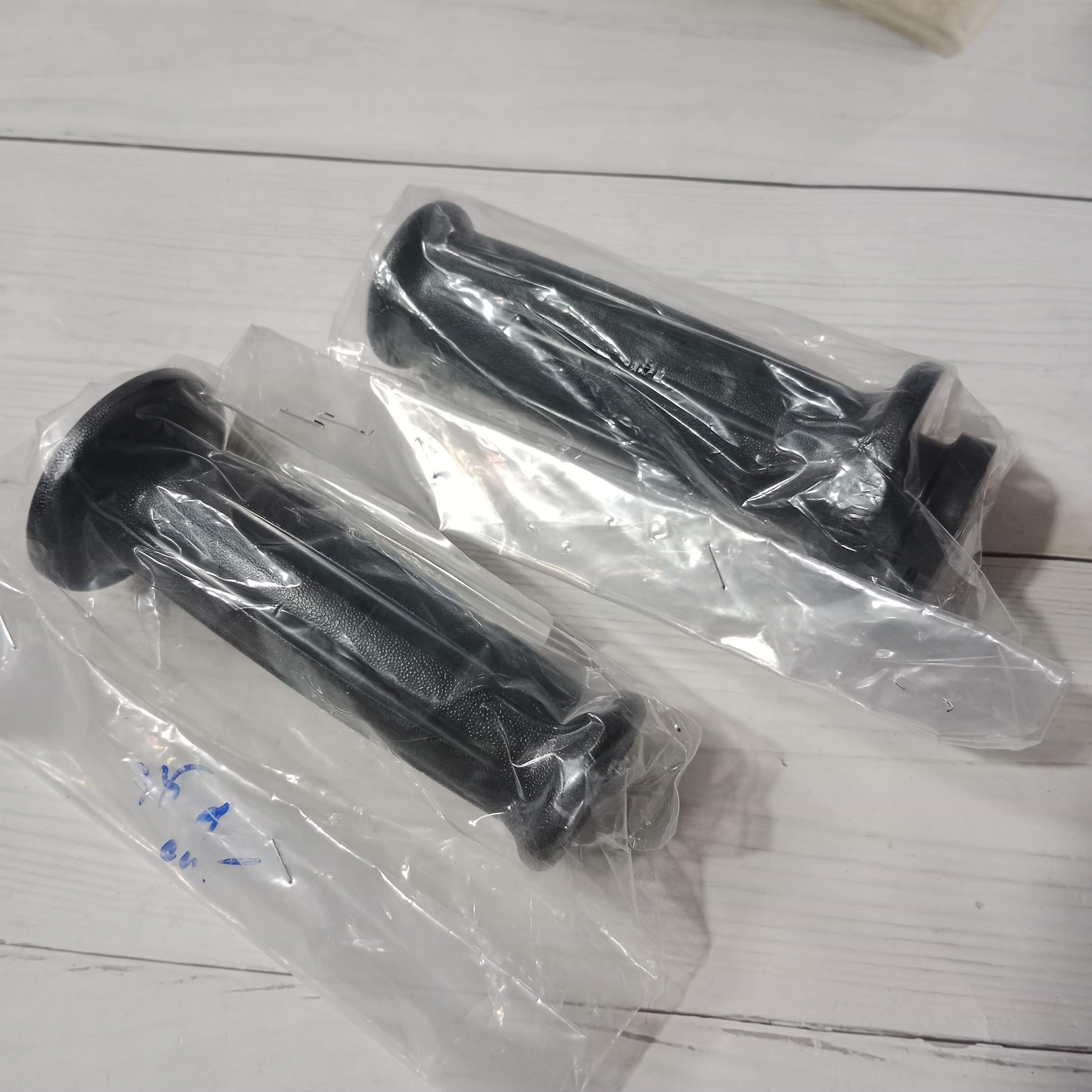 Cặp bao tay Nozza 2011 - 2014 zin Yamaha / tay nắm Nozza đời đầu