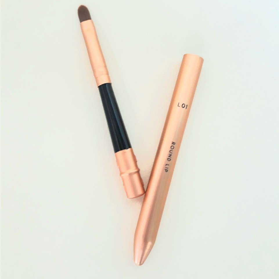 Vacosi Cọ Môi Lông Dài Round Lip Brush L01