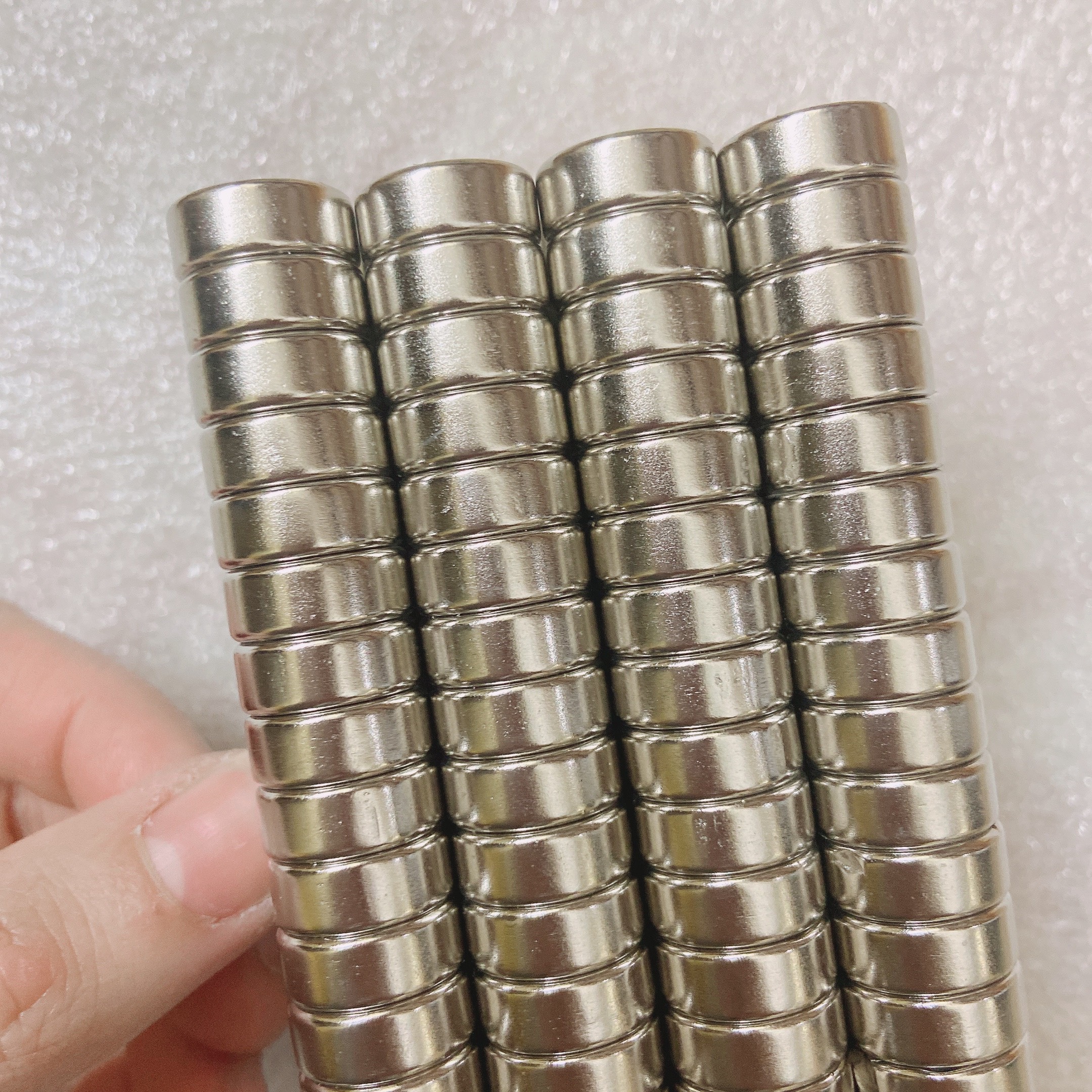 Permanent magnet force super strong suction size 15x6mm