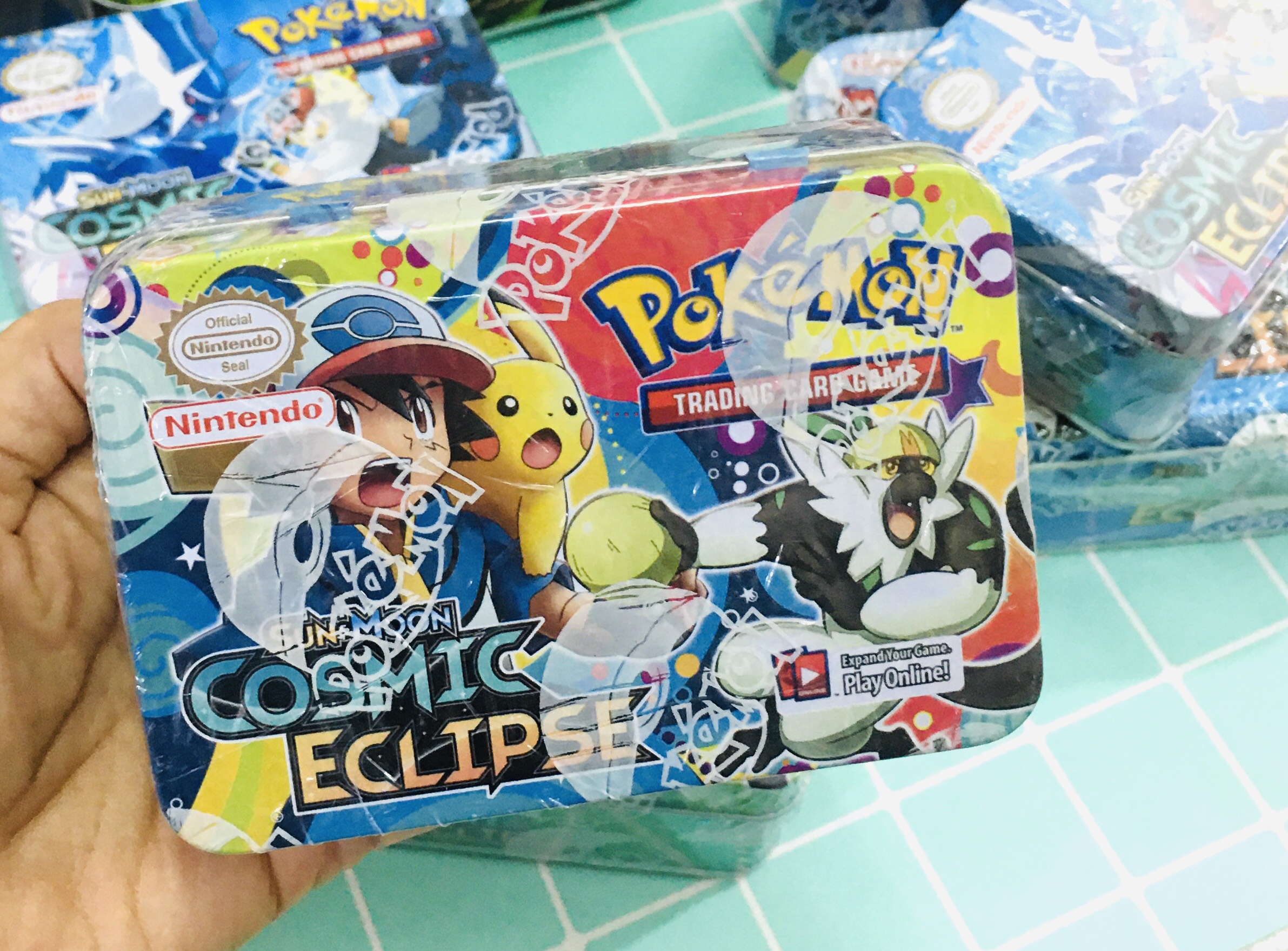 Thẻ bài pokemon hộp sắt 7.7CM X 10.5CM