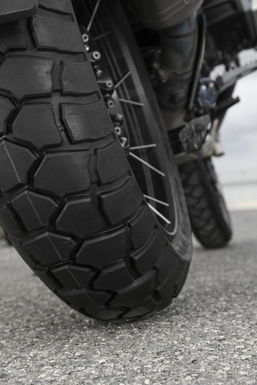 Lốp/vỏ xe máy Michelin 150/70-17 Anakee Adventure