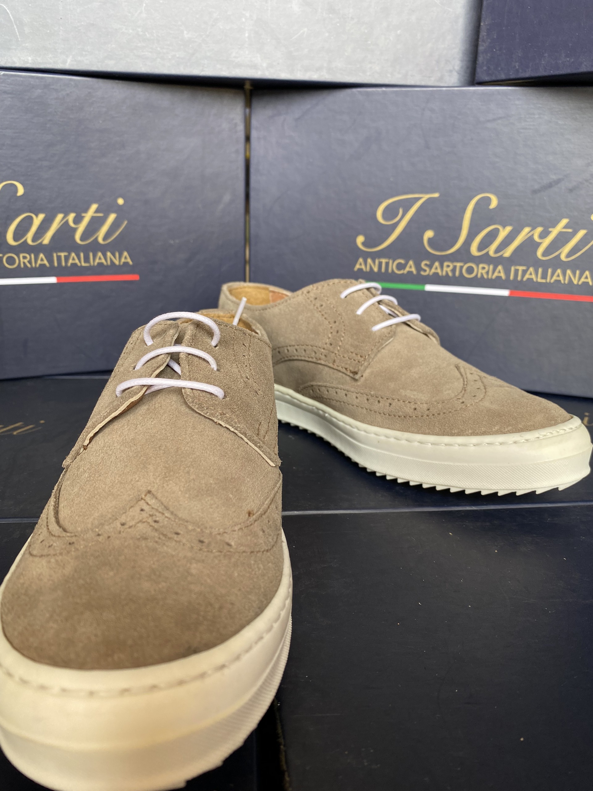 Giày sneaker da lộn made in ITALY