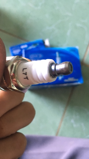 Bugi 2T Máy Cưa - Máy cắt cỏ máy