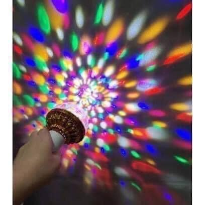 Đèn led xoay 7 màu chớp nháy theo nhạc - đèn led sân khấu xoay 7 màu - đèn vũ trường - đèn quán bar