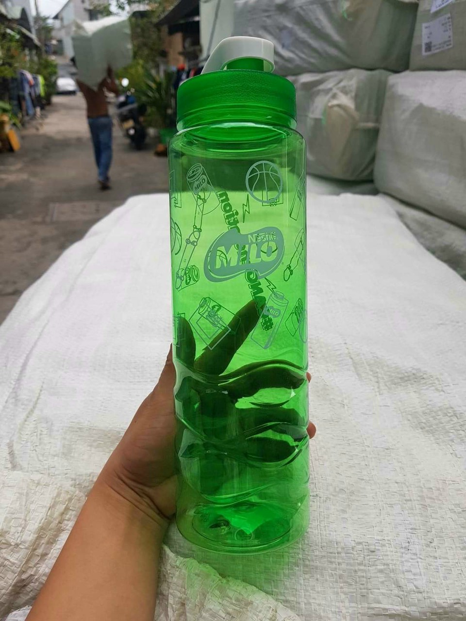Bình Nước Nhựa Duy Tân 1L (QUÀ TẶNG TỪ MILO)