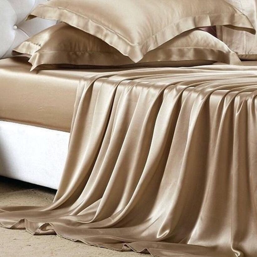 ( Lụa Loại 1) Bộ 5 Món Vỏ Chăn Ga Gối Phi Lụa Màu Vàng Đồng Cao Cấp Mềm Mại Lan Pham Bedding