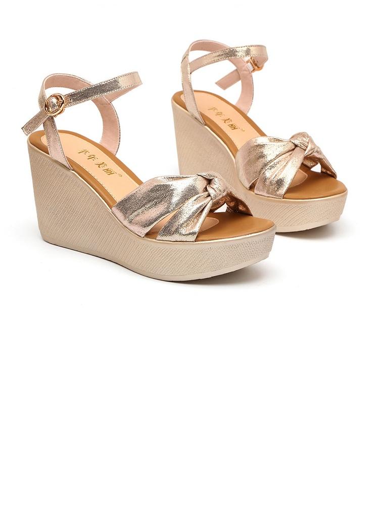 Sandal đế xuồng quai hoa - đế xuồng cô dâu