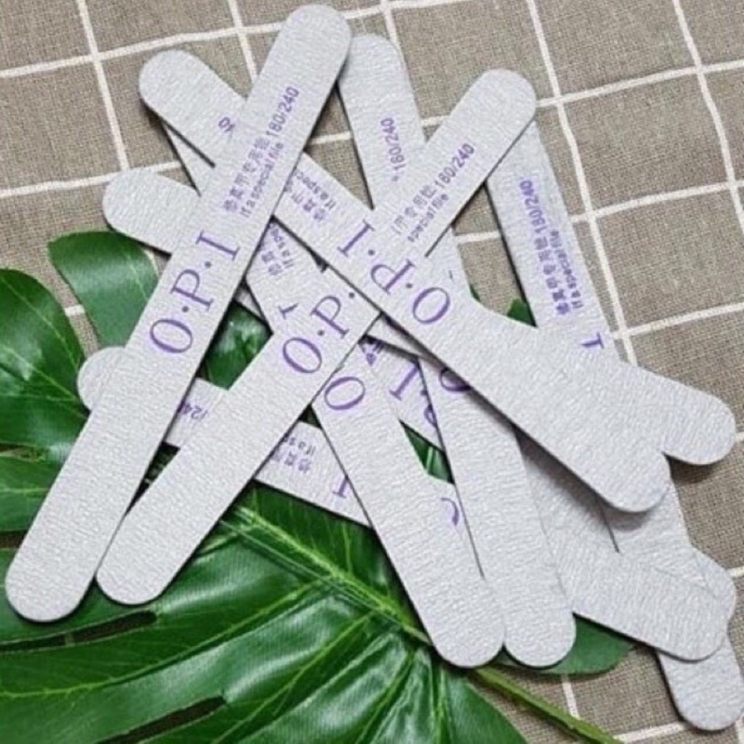 Dũa O.P.I loại mỏng ƞhất 180/240 dũa phom móng