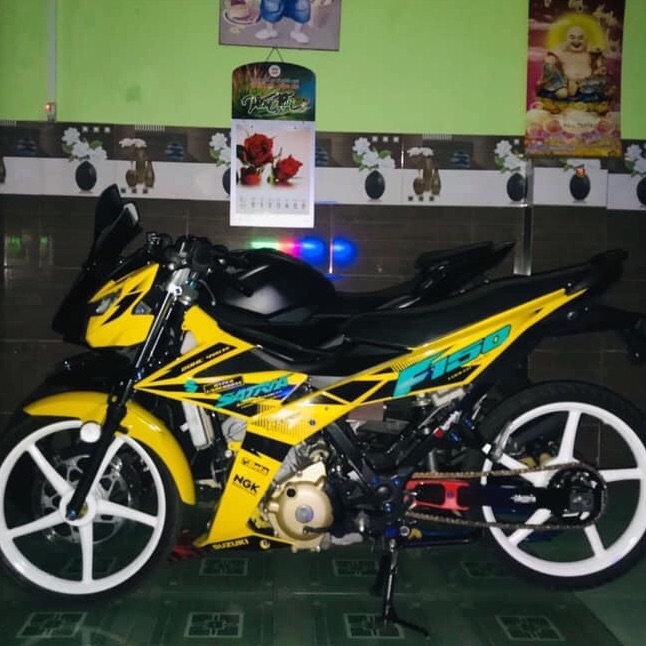 Tem rời Satria Fi chữ xanh dán xe vàng