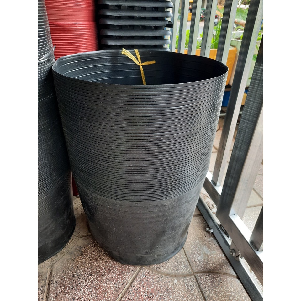 Chậu Nhựa Trồng Cây Đen & Đỏ (C3 - C16)