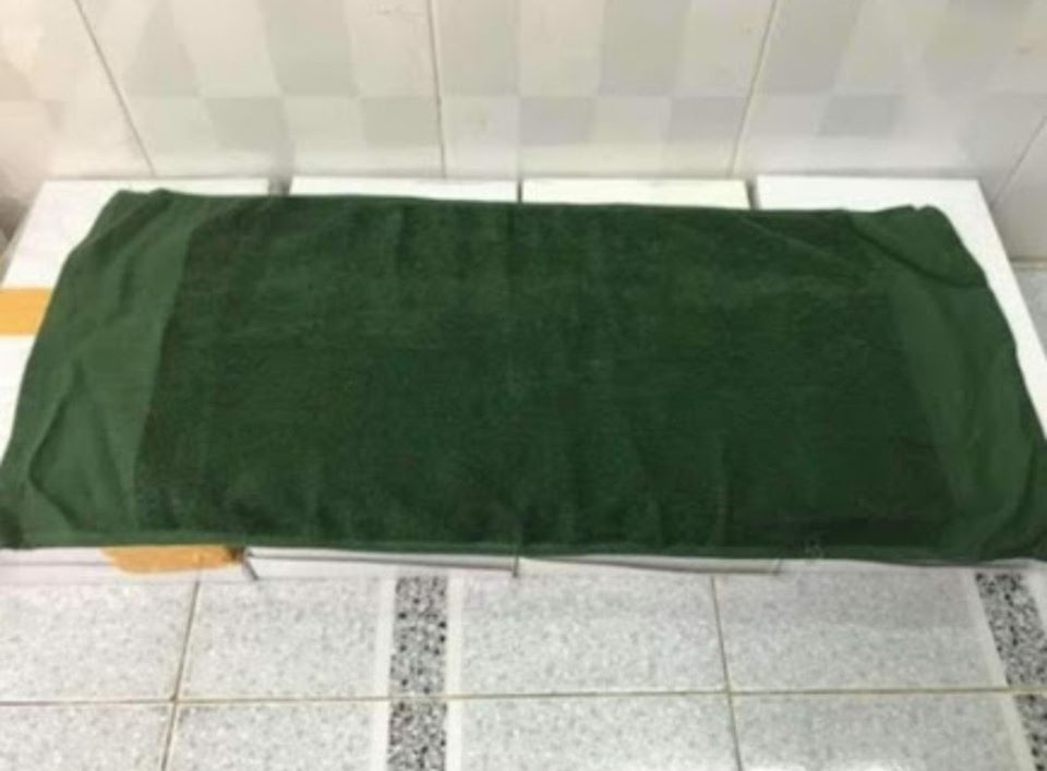 Khăn lau mặt, khăn tắm xanh lá