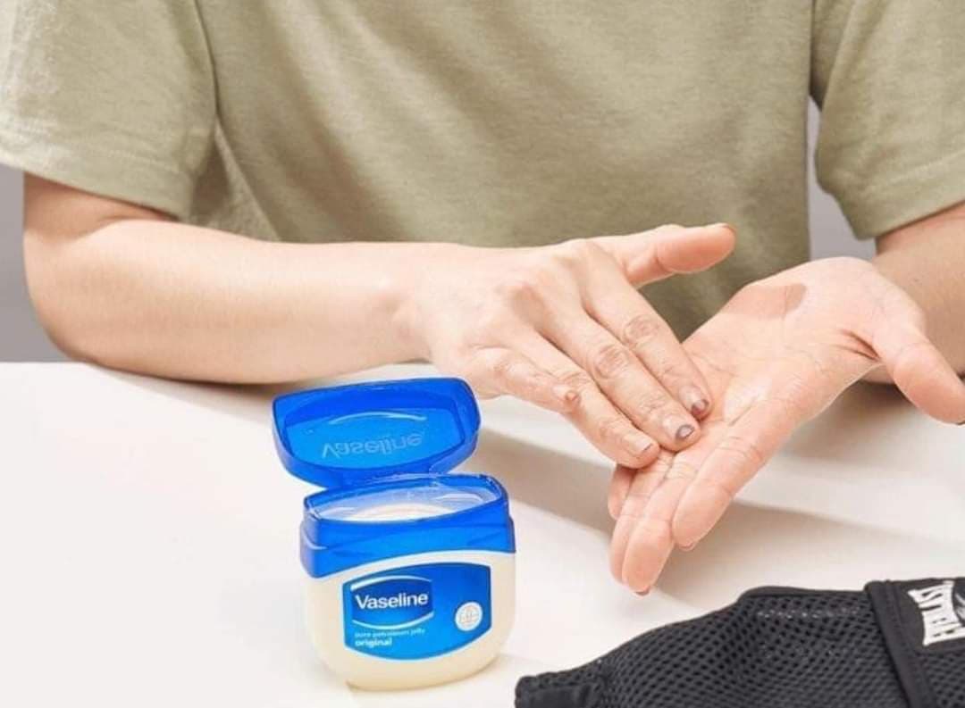 Sáp Dưỡng Da VASELINE Thái Lan