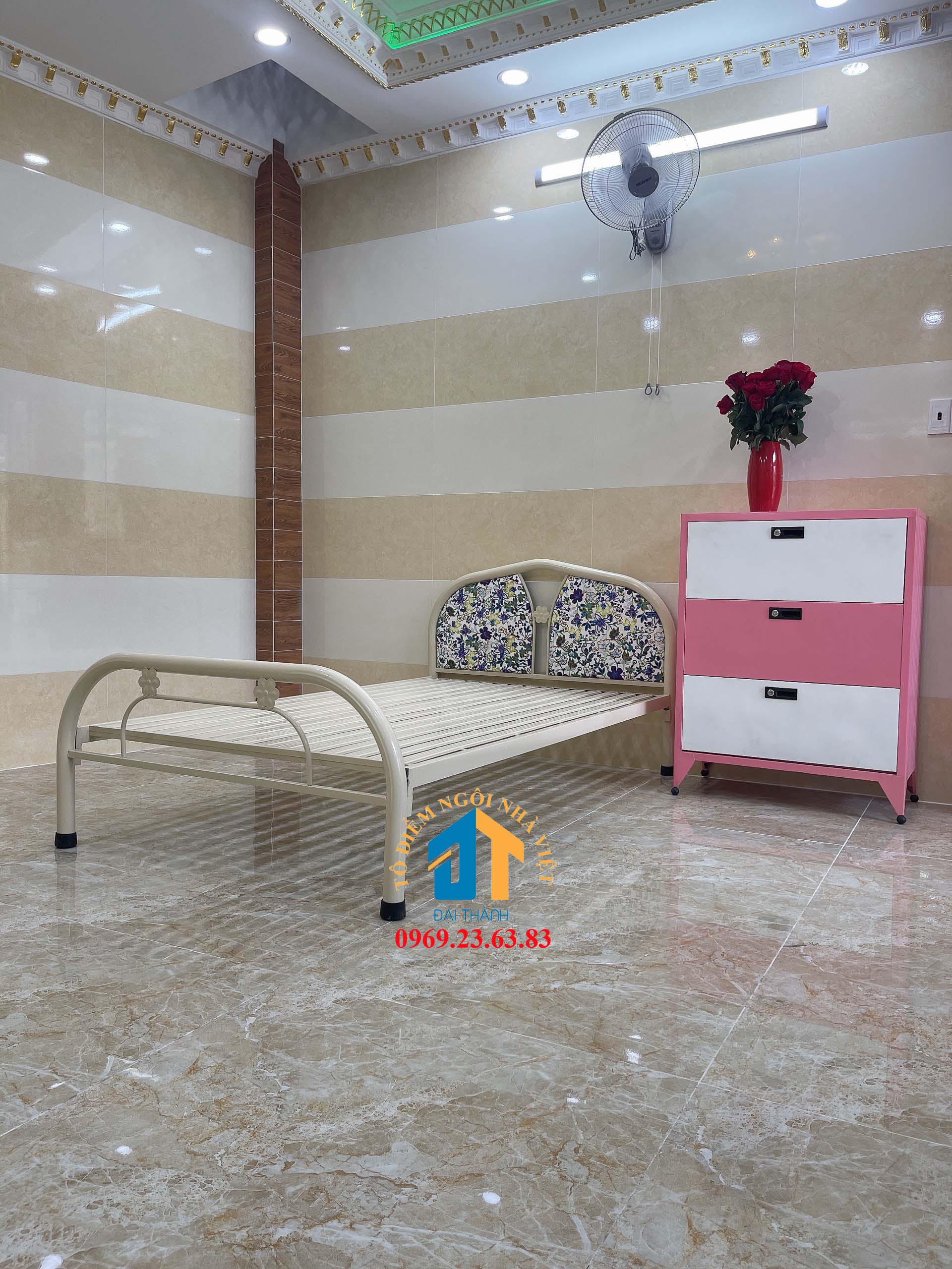 Giường sắt kiểu tròn hoa văn 1m
