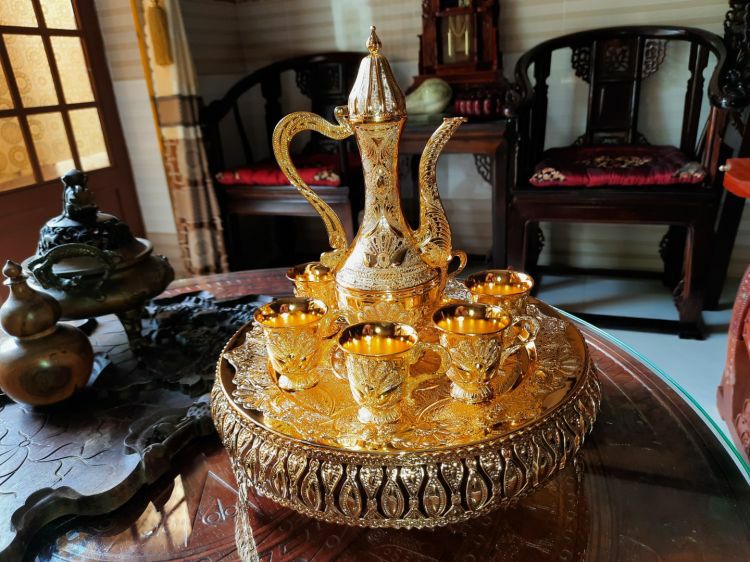 Bô ấm đồng mạ vàng