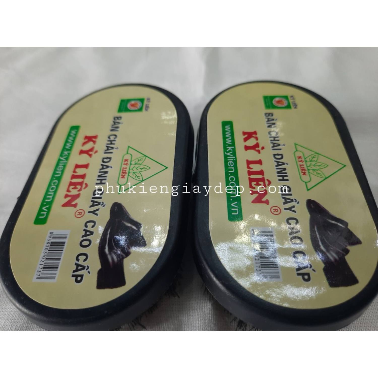 Xi Đánh Giày Không Màu Aromax Hàn Quốc (Tặng kèm bàn chải đánh)