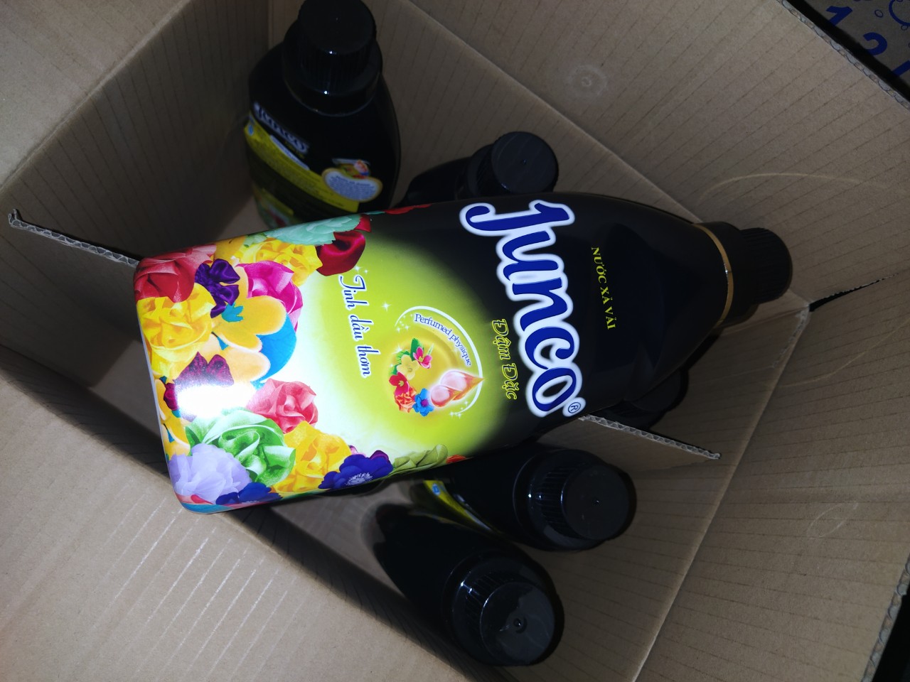 [HCM]Nước Xả Junco chai 800ml Đen
