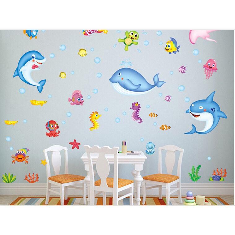 decal dán tường cá heo vui nhộn