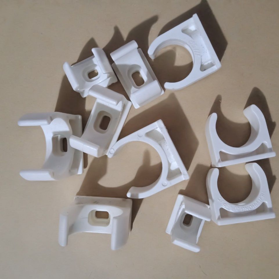 Kẹp đỡ ống gen điện phi 16, 20 ,25