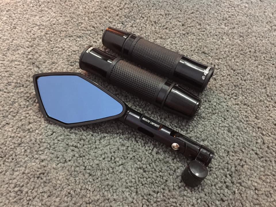 [COMBO 2 SẢN PHẨM] Kính 5 cạnh và bao tay gù ý RIZOMA ---Màu đen---