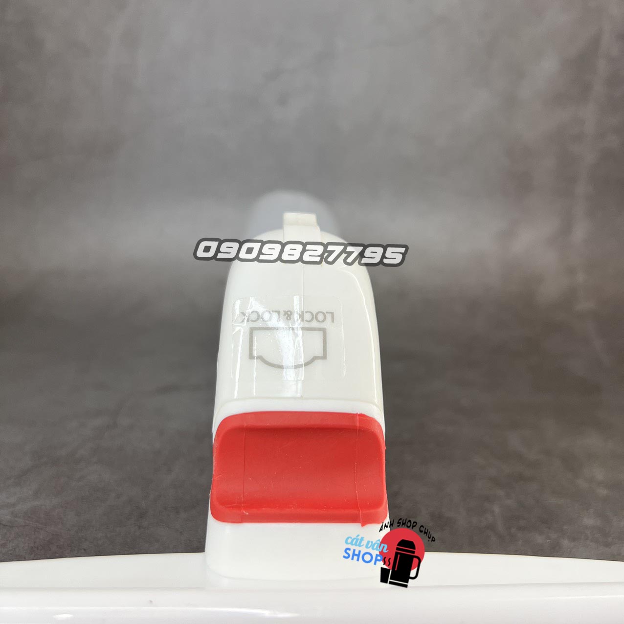 Cây Lau Kính Cửa Sổ Kèm Bình Xịt Spray Squeezee Lock&Lock ETM417