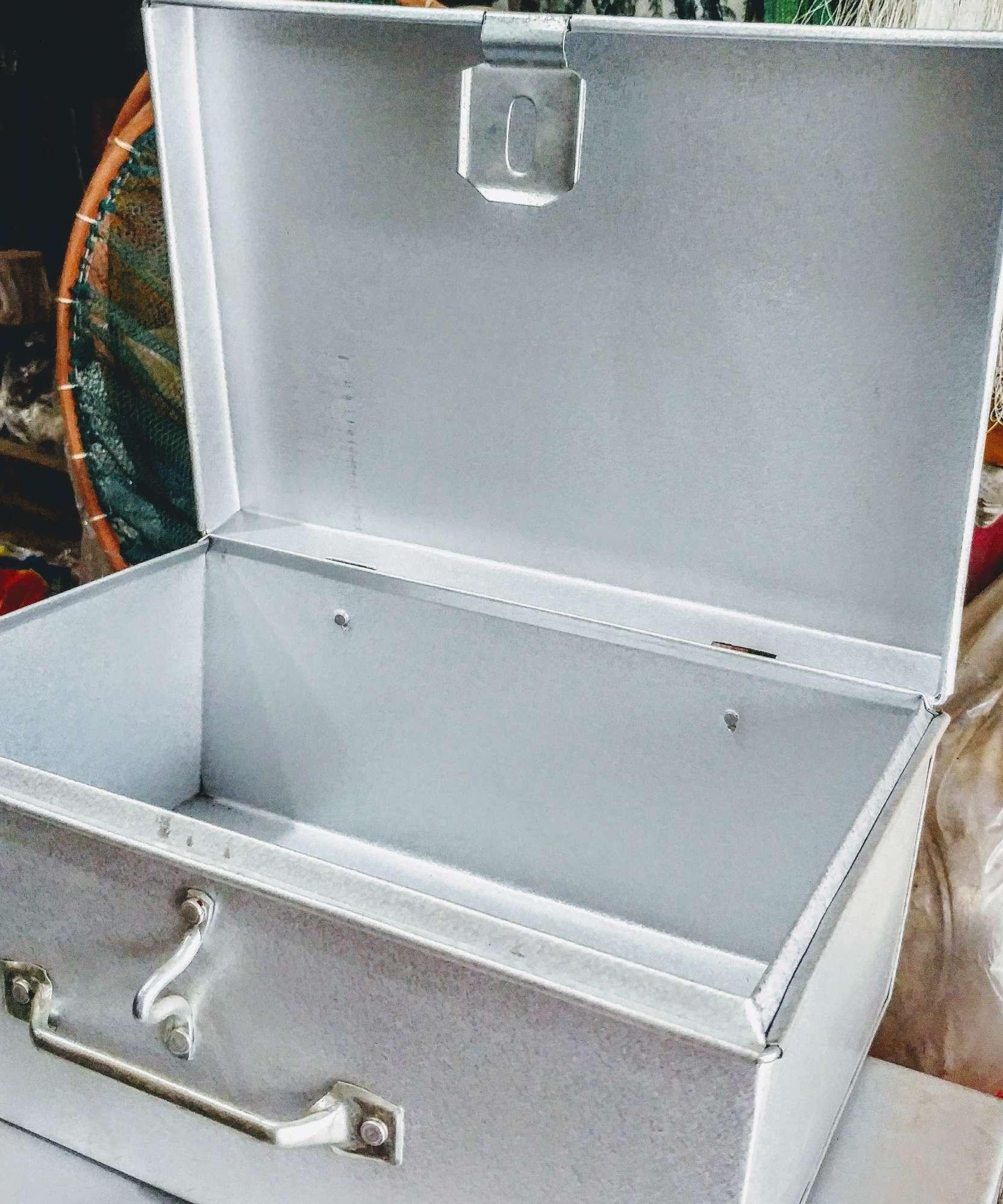 Hòm tôn đựng đồ cá nhân Dài 47 rộng 29 cao 19 cm