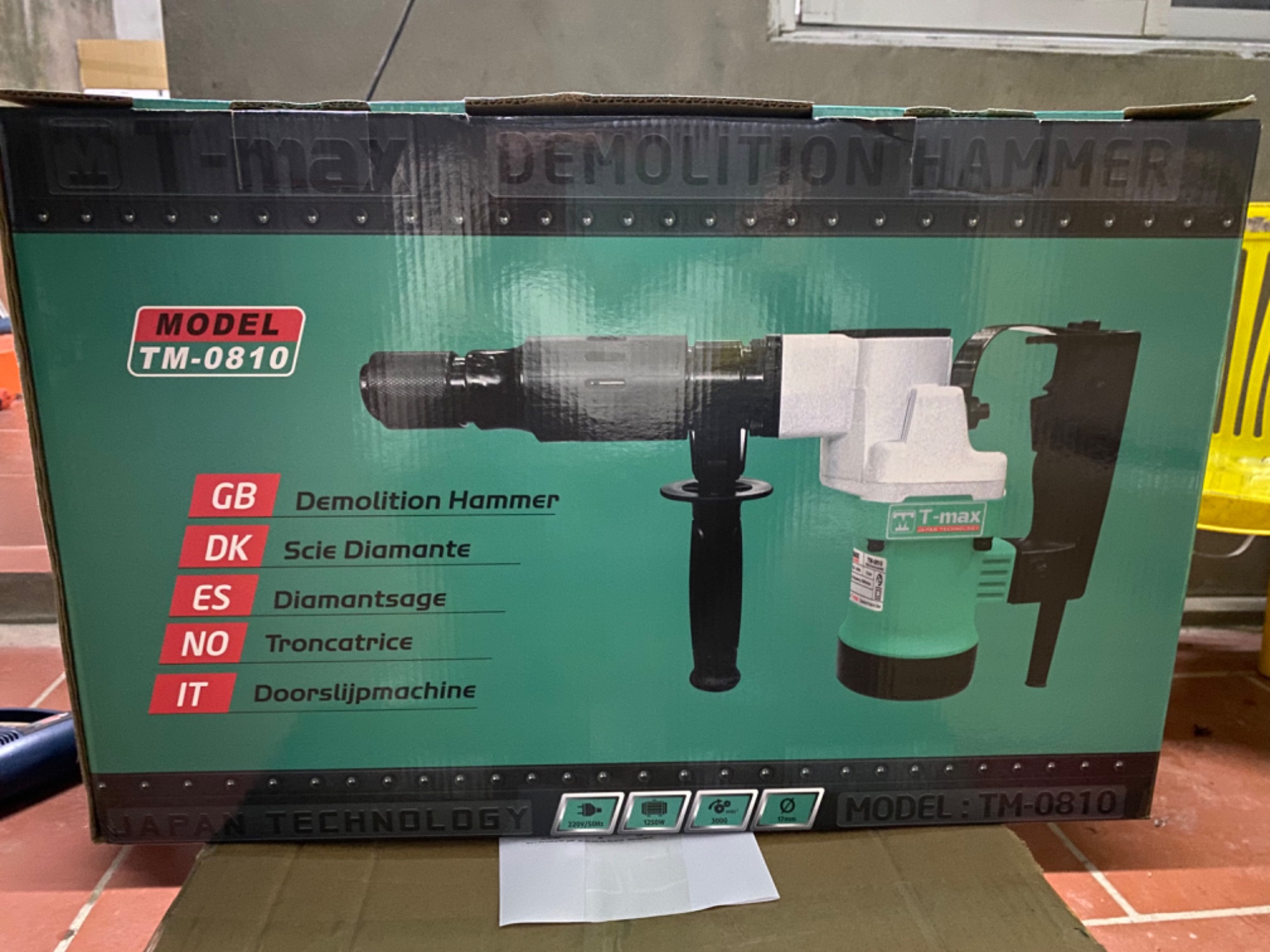 Máy chuyên đục bê tông 17mm T Max
