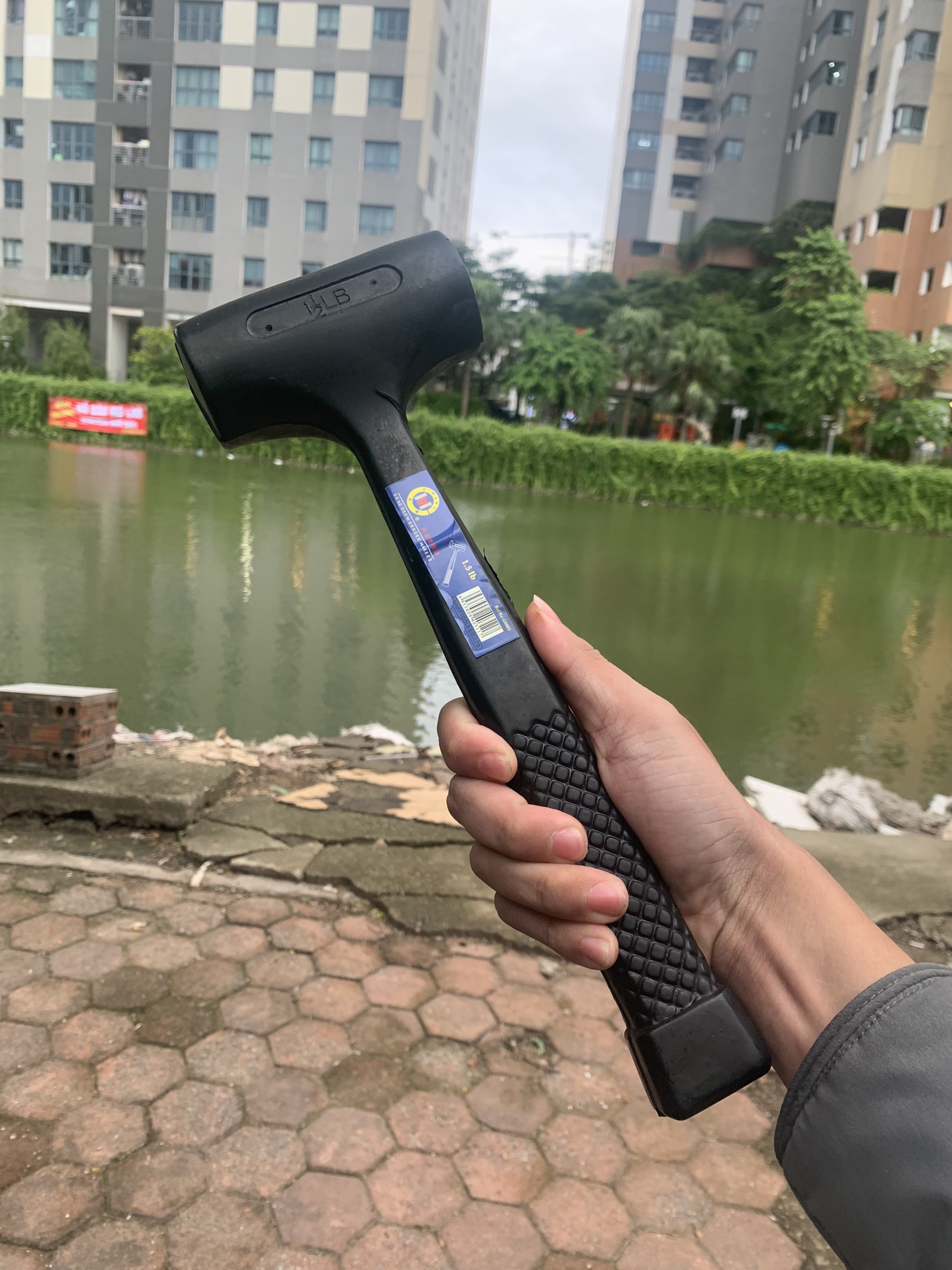 Búa cao su giảm chấn c-mart g0003-1 0.5kg
