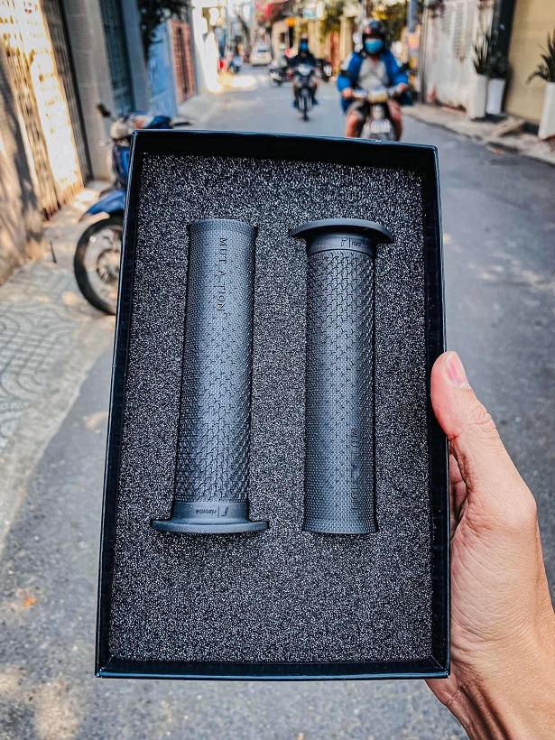 Tay nắm cao su Rizoma Mutation P1 - Home Motorcycle Workshop