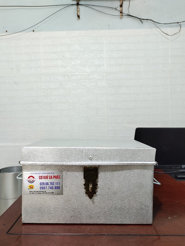 Thùng tôn, hòm tôn nhỏ đựng đồ cá nhân (Kích thước 30 X 20 X 15cm)