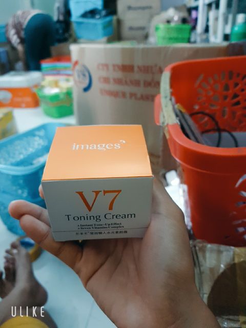Kem dưỡng trắng da V7 của Images