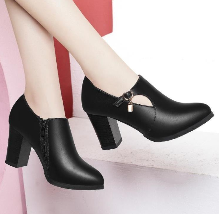 Giày boot gót vuông bán nguyệt da mềm 7f