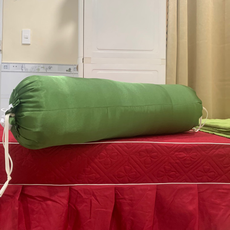 Gối ôm, gối kê chân nhiều màu spa chất lụa cao cấp dài 70cm